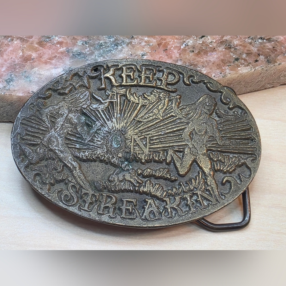 *RARE* Vintage 1974 "Keep On Streakin" Belt Buckle By Lewis Buckles Chicago